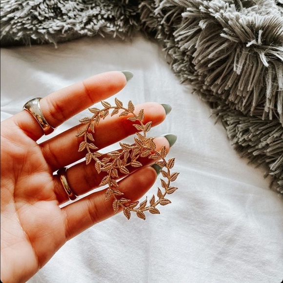 Spiral Crown Bold Earrings - Picture 3 of 4